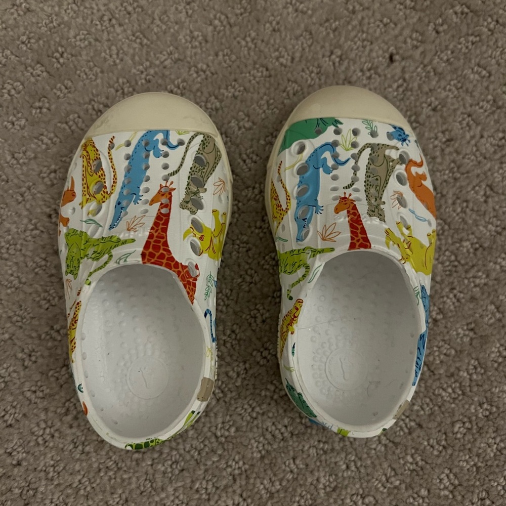 Native Toddler Shoes.  Size 4. Never worn. NWOT.